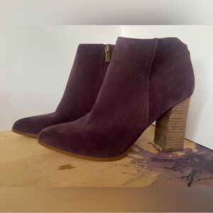 🍇 Ivanka Trump plum suede booties women’s size 9 🍇